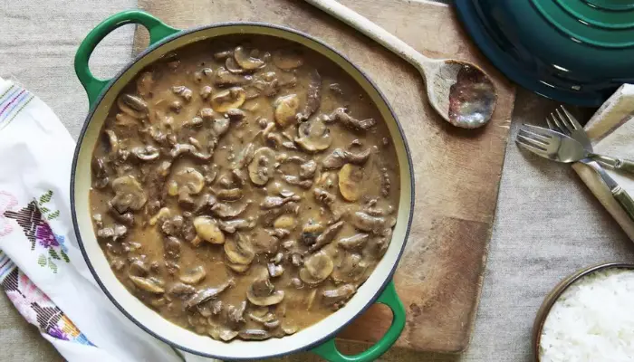 Easy Crock Pot Beef and Mushroom Stew