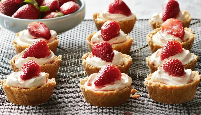 12 Best Mini No-Bake Cheesecakes with Strawberries