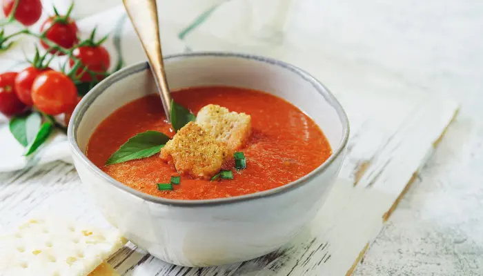 Easy Creamy Tomato Basil Soup