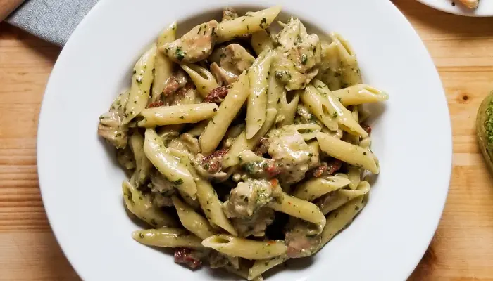 Chicken Pesto Pasta with Sun-Dried Tomatoes