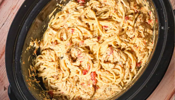 Easy CrockPot Chicken Spaghetti Recipe